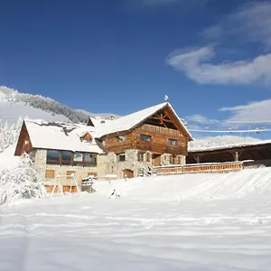 Le Bataclan 3*, Auron Francia